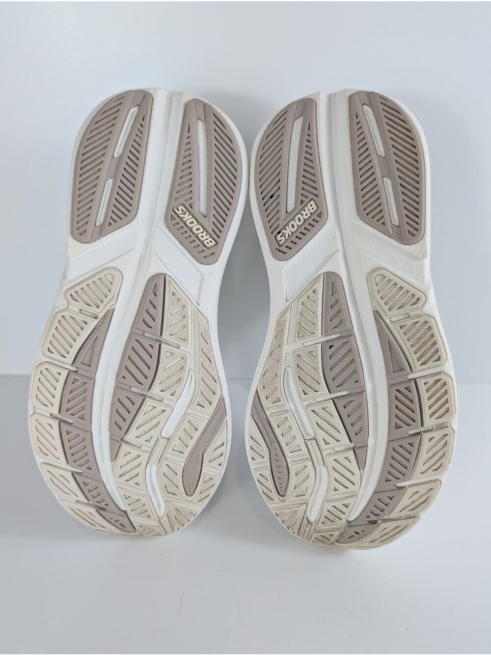 Brooks Ghost 15 Wide Fit Womens Running Shoes In Beige & White - Picture 9 of 10